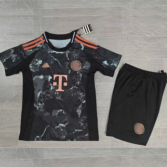 Kit Niño/Adulto Bayern Munich Visitante 24-25