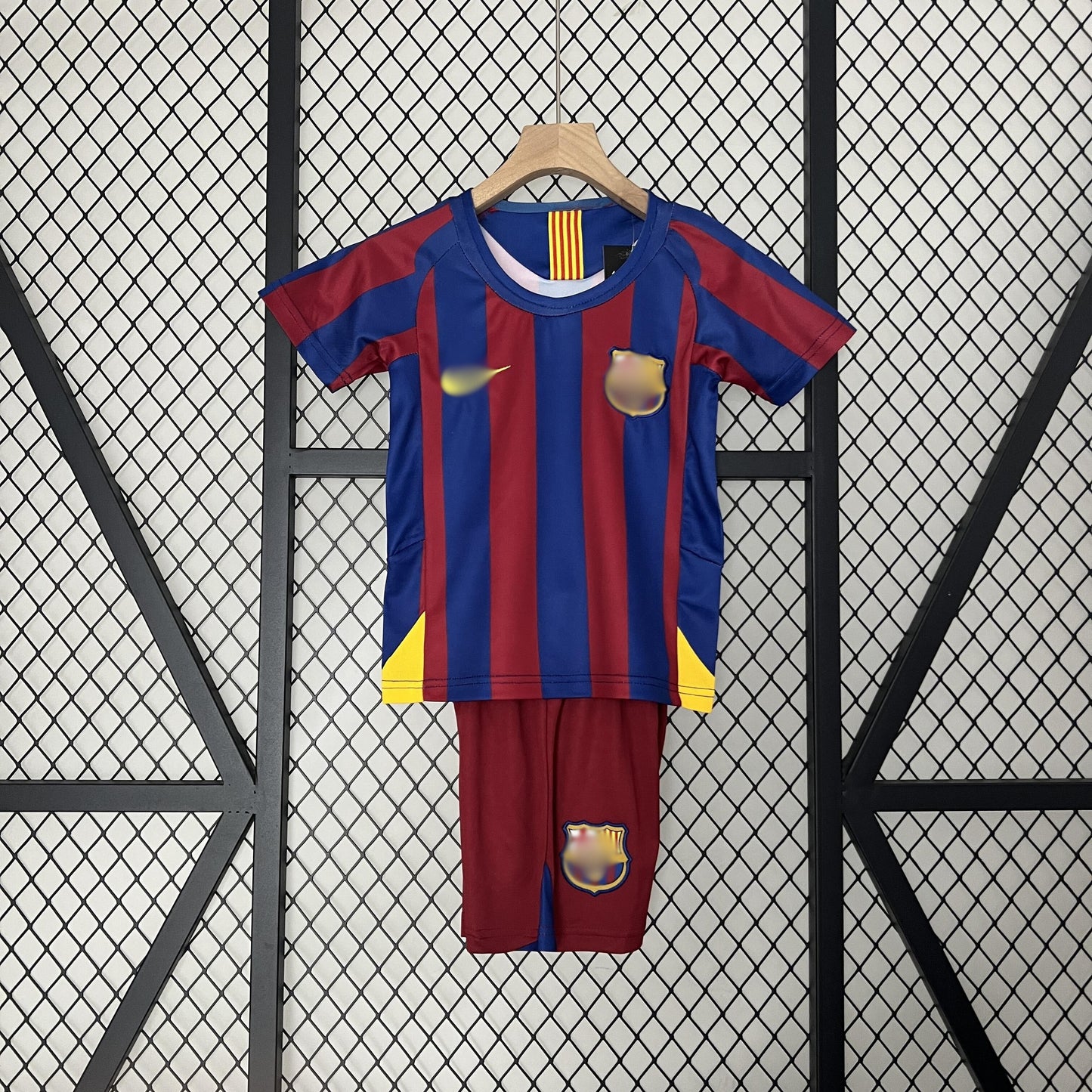 Kit Retro Niño Barcelona Local 05-06