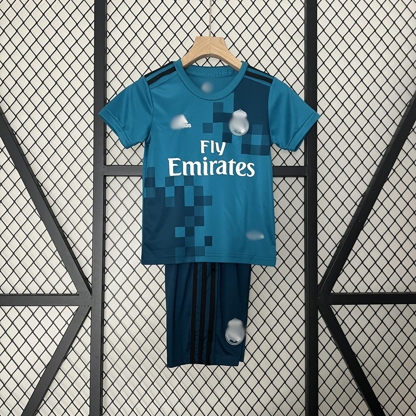 Kit Retro Niño Madrid Tercera 17-18