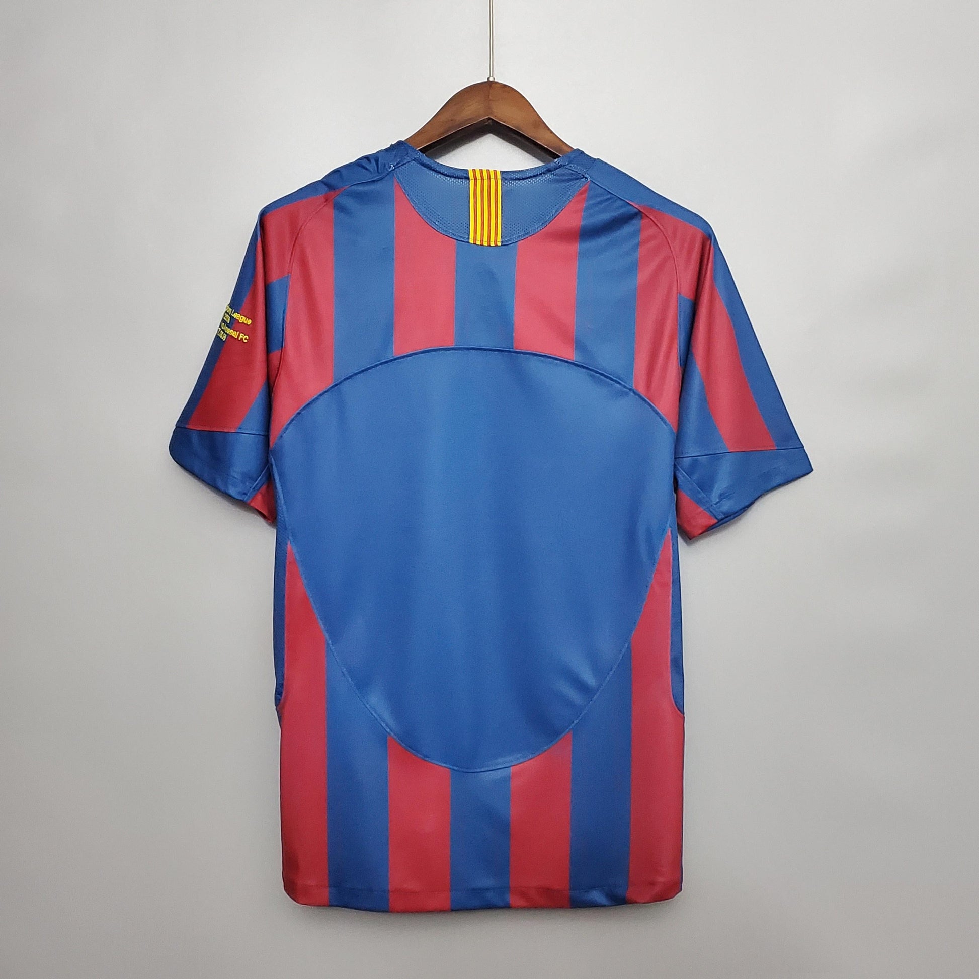 Camiseta Retro Barcelona Local Champions 05-06 espalda